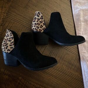 Boutique by Corkys Leopard Booties 7